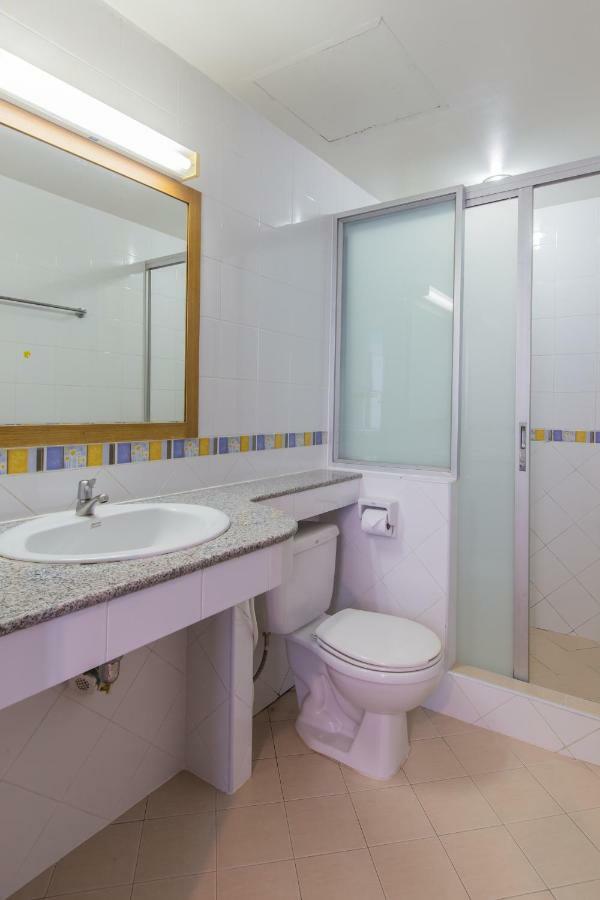 Chongko Guesthouse Phuket Eksteriør billede