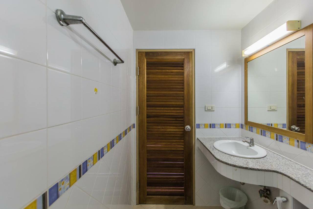Chongko Guesthouse Phuket Eksteriør billede